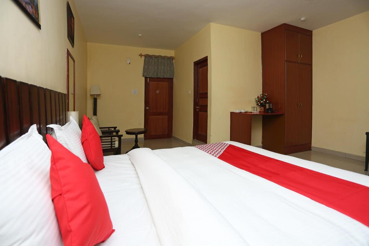 Oyo 35461 Deodar Hotel 3*