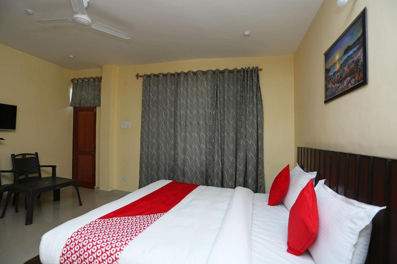 Oyo 35461 Deodar Hotel 3*