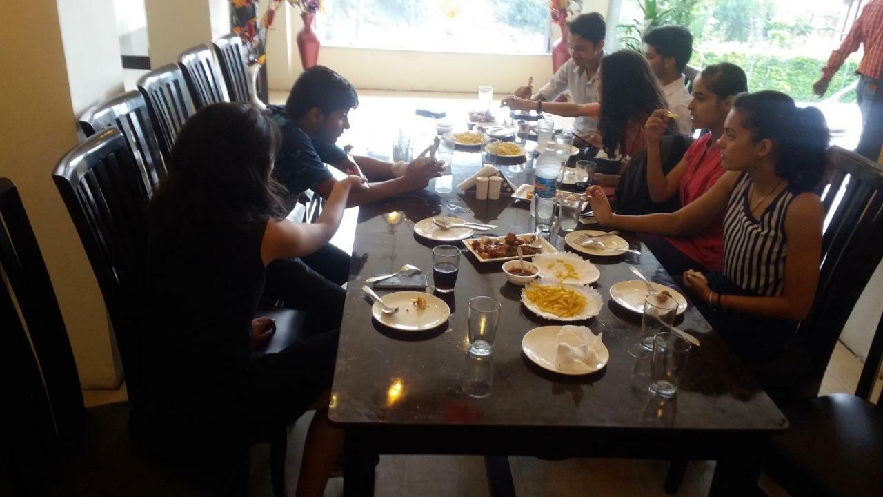 Super Townhouse Hotel Dharamshala