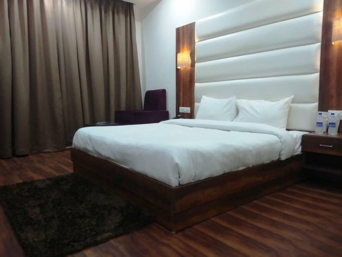 Ak Continental - Mcleodganj