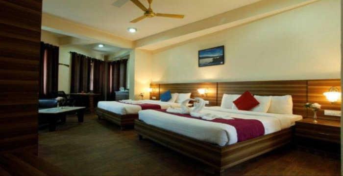 Vijay Palace Hostel *