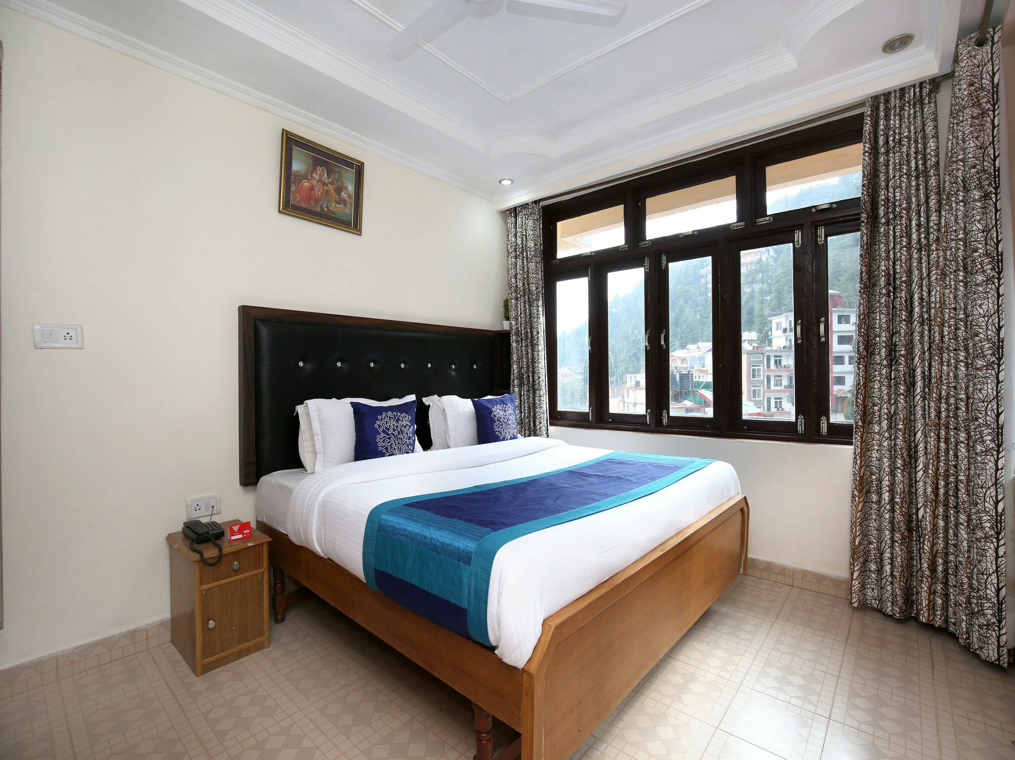 Oyo 9942 Ravine Hotel