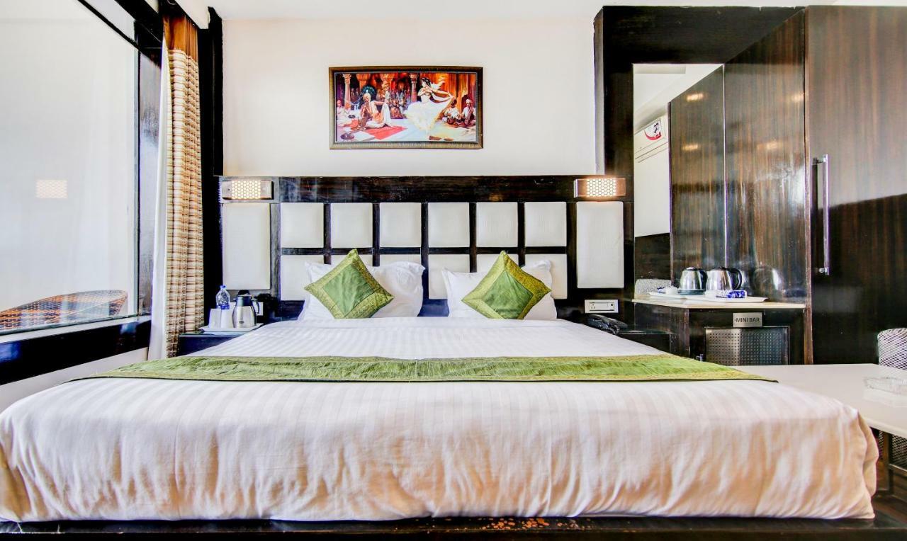 Hotel Lavish