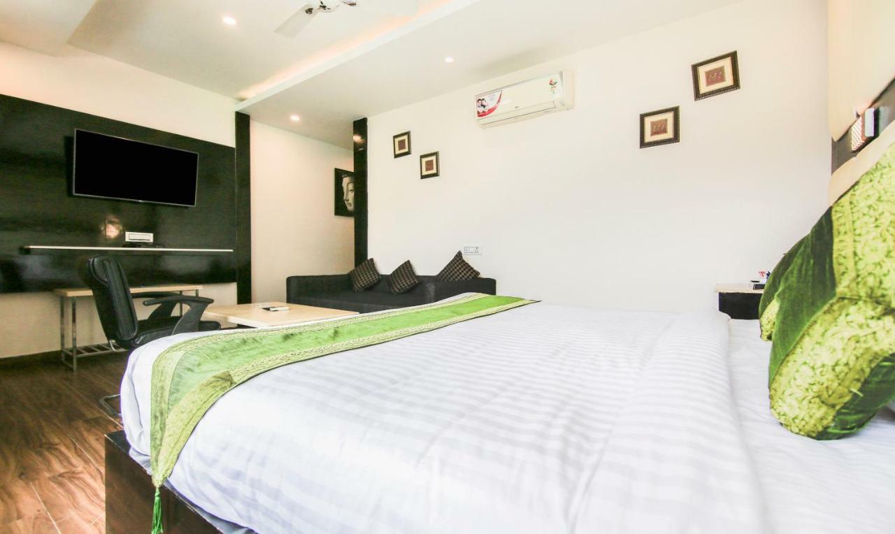 Hotel Lavish 3*