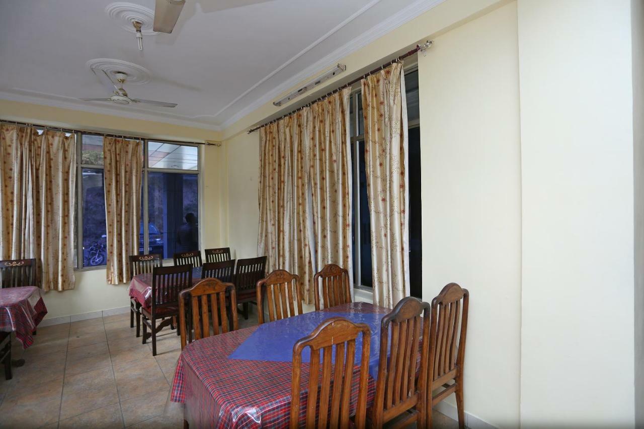 Oyo 29115 Midway 3* Dharamshala