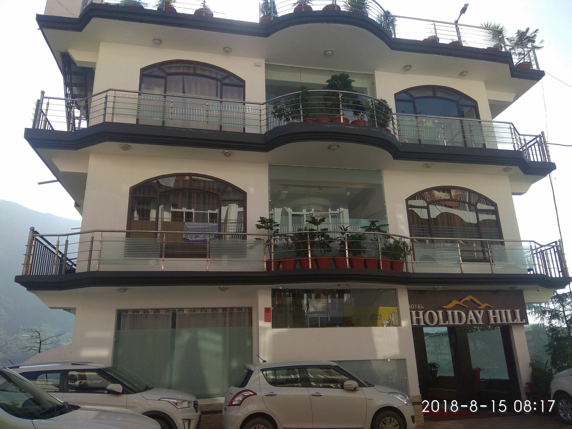 Hill, Near Mall Road, Mcleodganj# Parking#restaurant Hotel