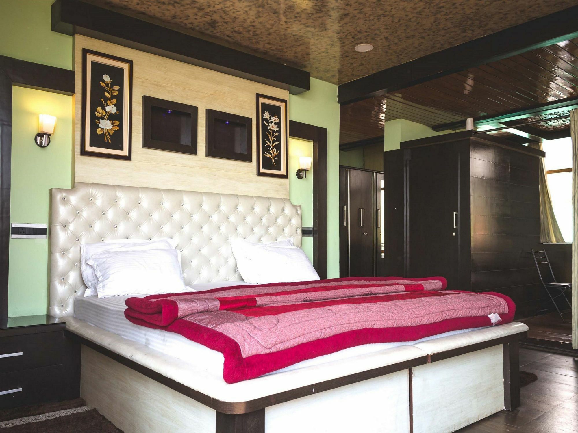 Oyo 13229 Hill View With Pool Apartment Dharamshala
