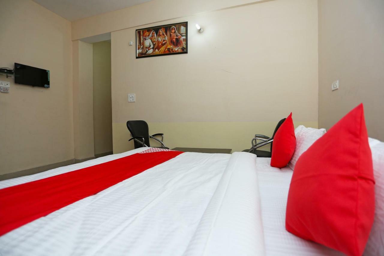 Oyo 29115 Midway Hotel