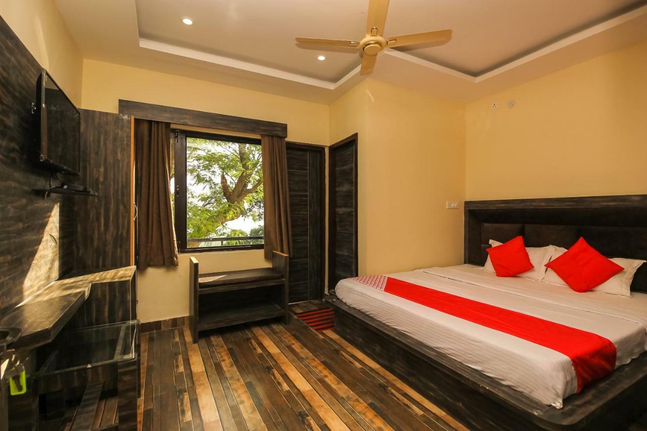 Oyo 39391 Jk Dharamshala