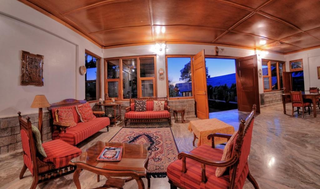 Clouds End Villa, A Heritage Home Stay, 10 Mins From Mcleodganj 3*