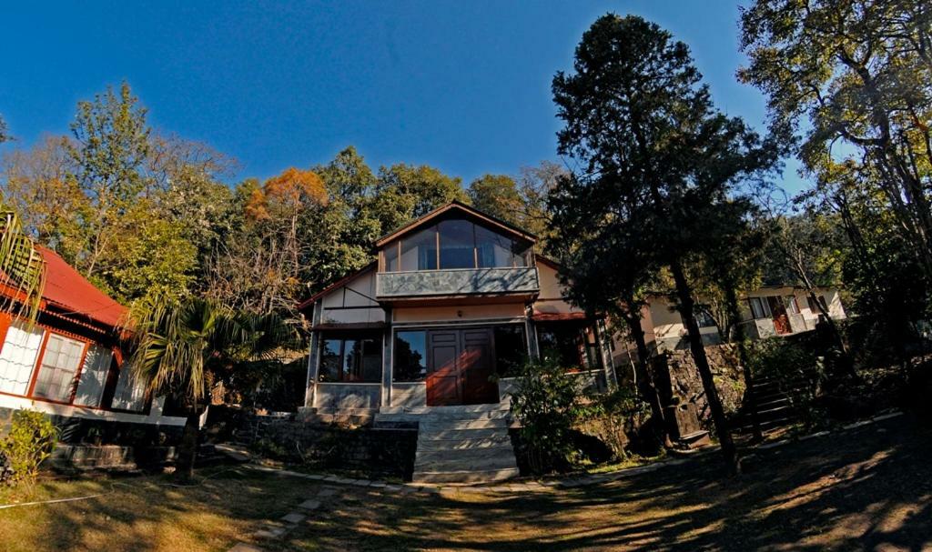 Hotel Clouds End Villa, A Heritage Home Stay, 10 Mins From Mcleodganj