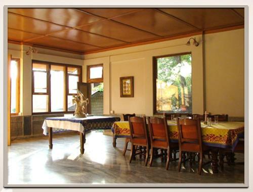 Hotel Clouds End Villa, A Heritage Home Stay, 10 Mins From Mcleodganj Dharamshala