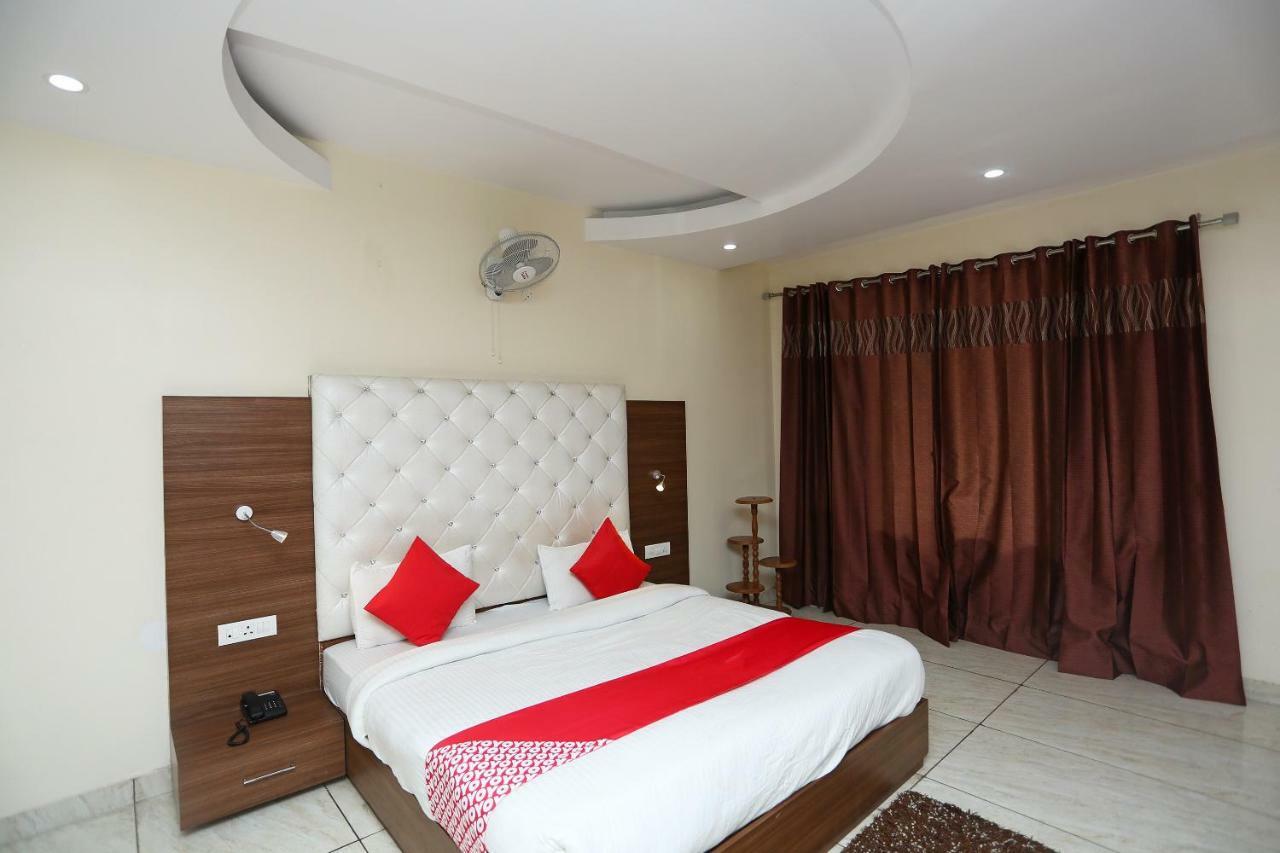 Oyo 28186 New Blue Heaven 3* Dharamshala