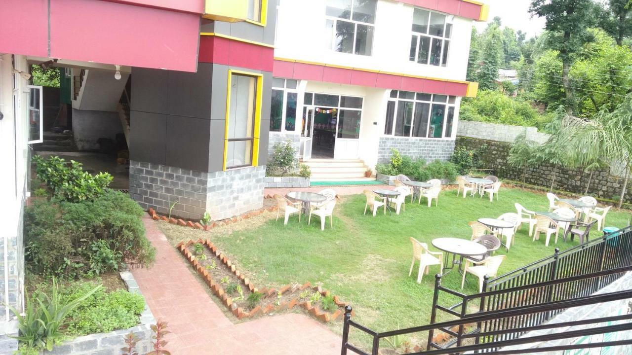 Highland Village Hotel 4*