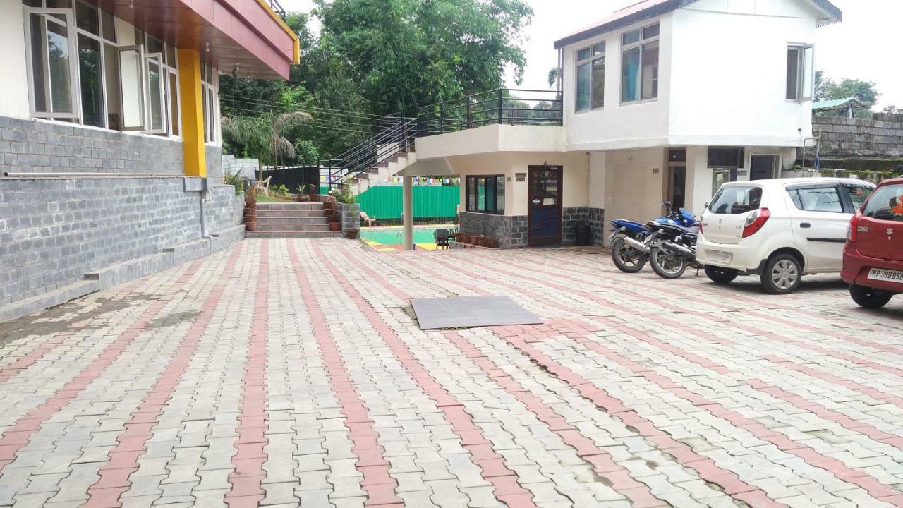 Highland Village Hotel