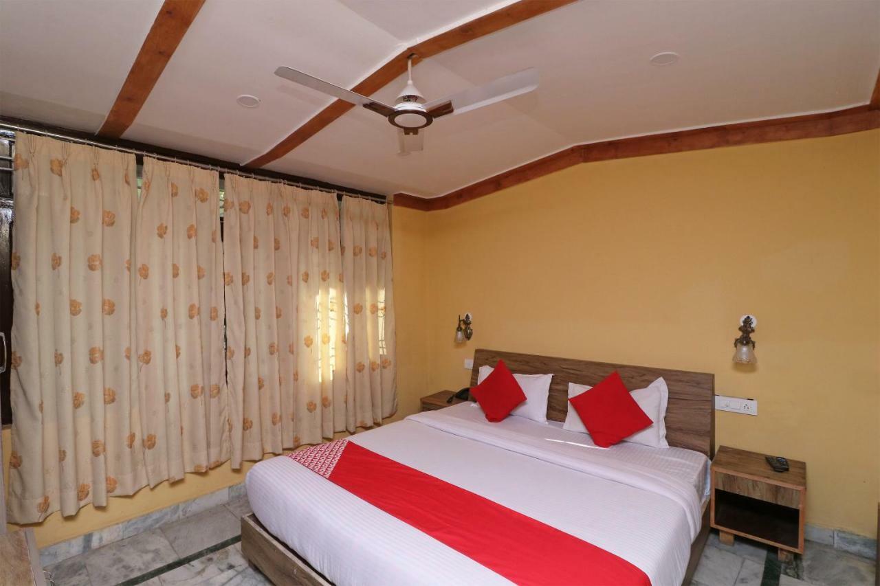 Capital O 4079 Nandini Hotel 3*