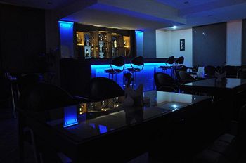 Hotel Treebo Trend Gk Conifer 3*