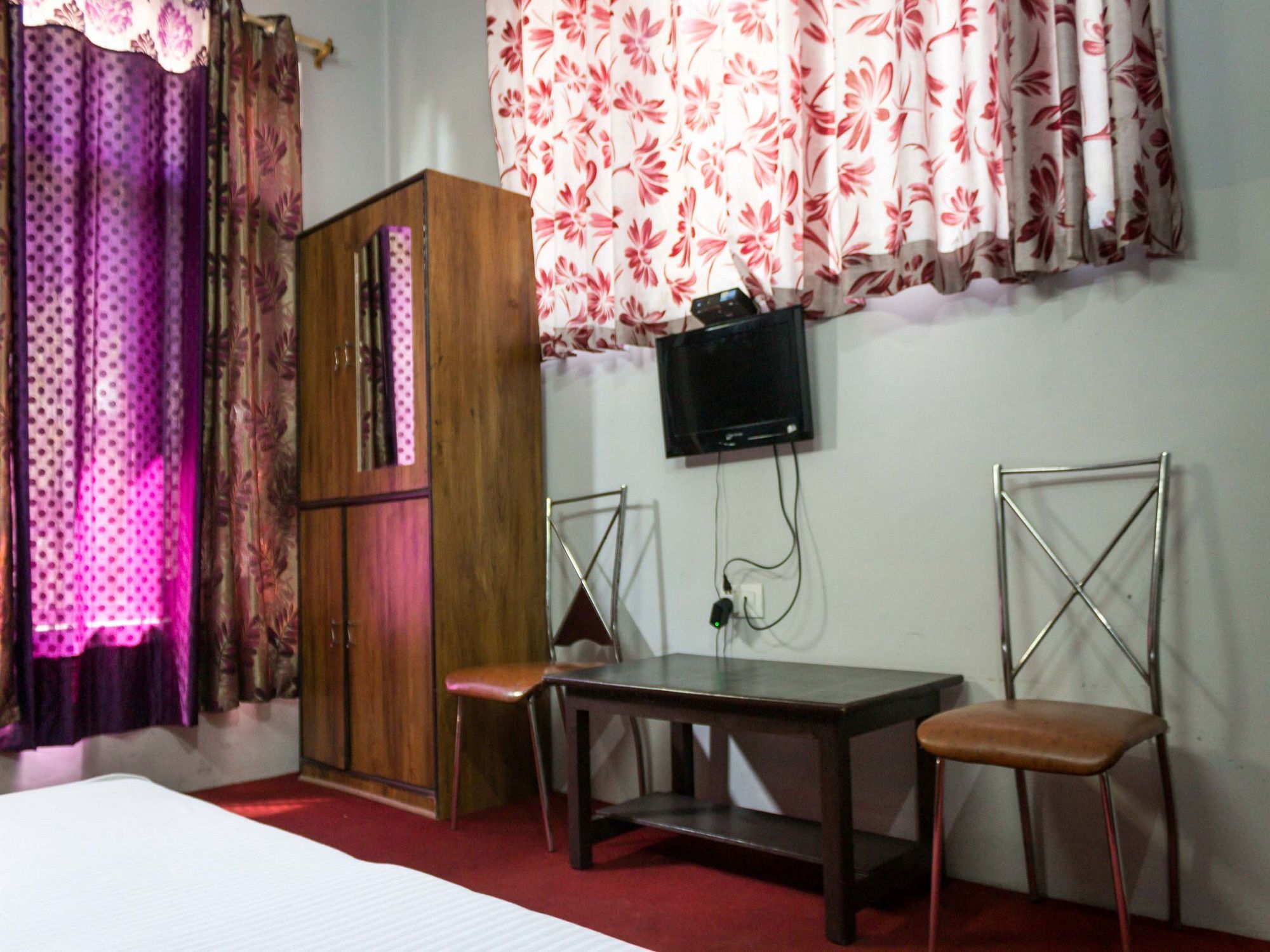 Hotel Oyo 13334 Modern