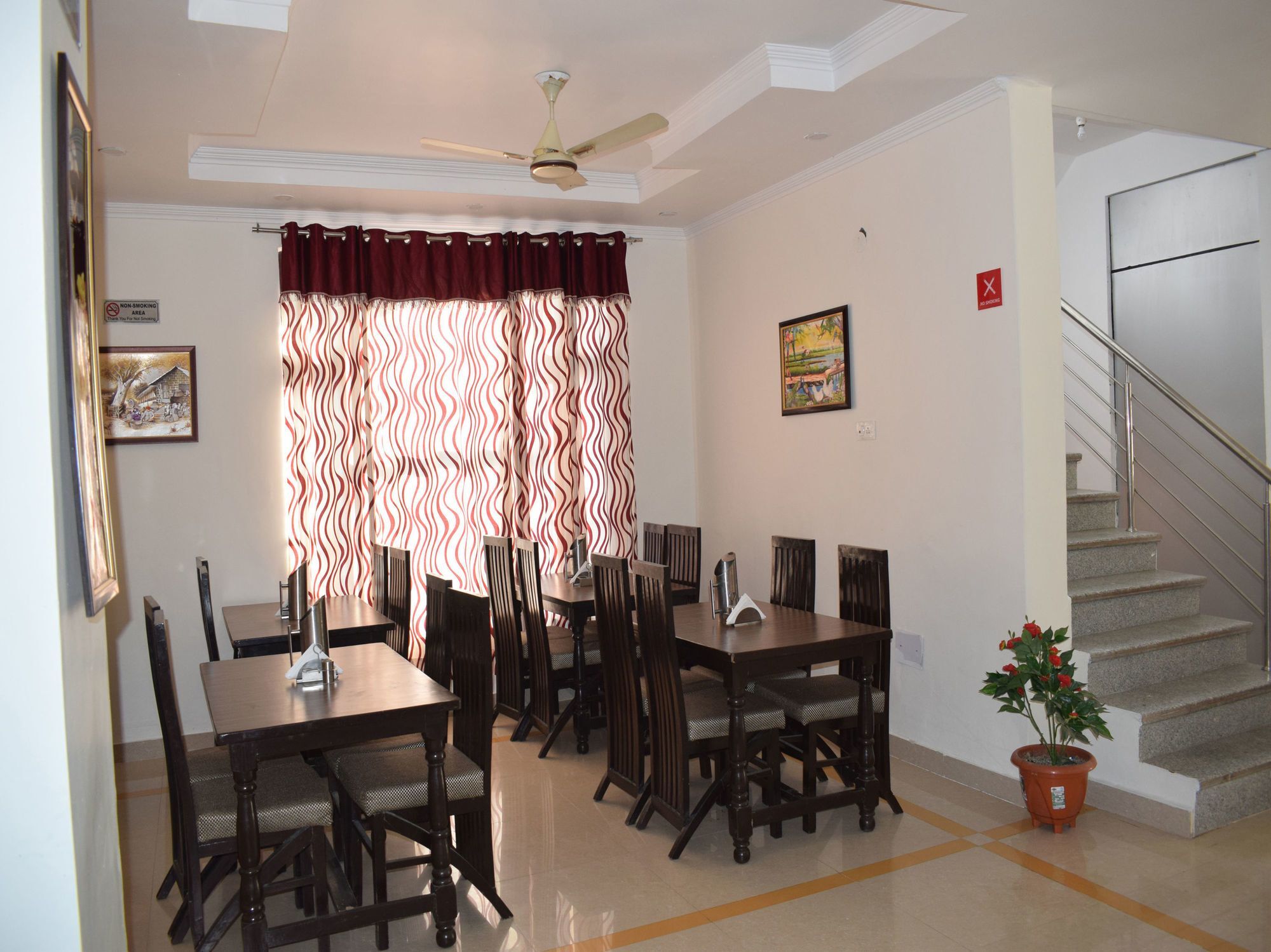 Oyo 10322 Raja Palace Hotel 2*