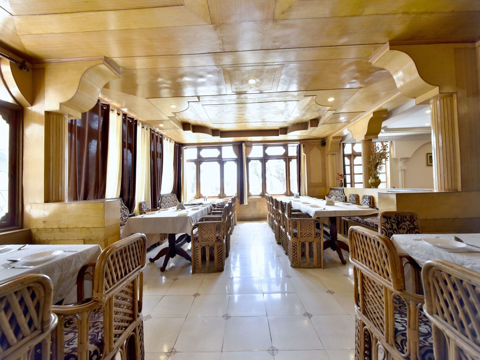 Oyo 12274 Royal Palace Hotel Dharamshala