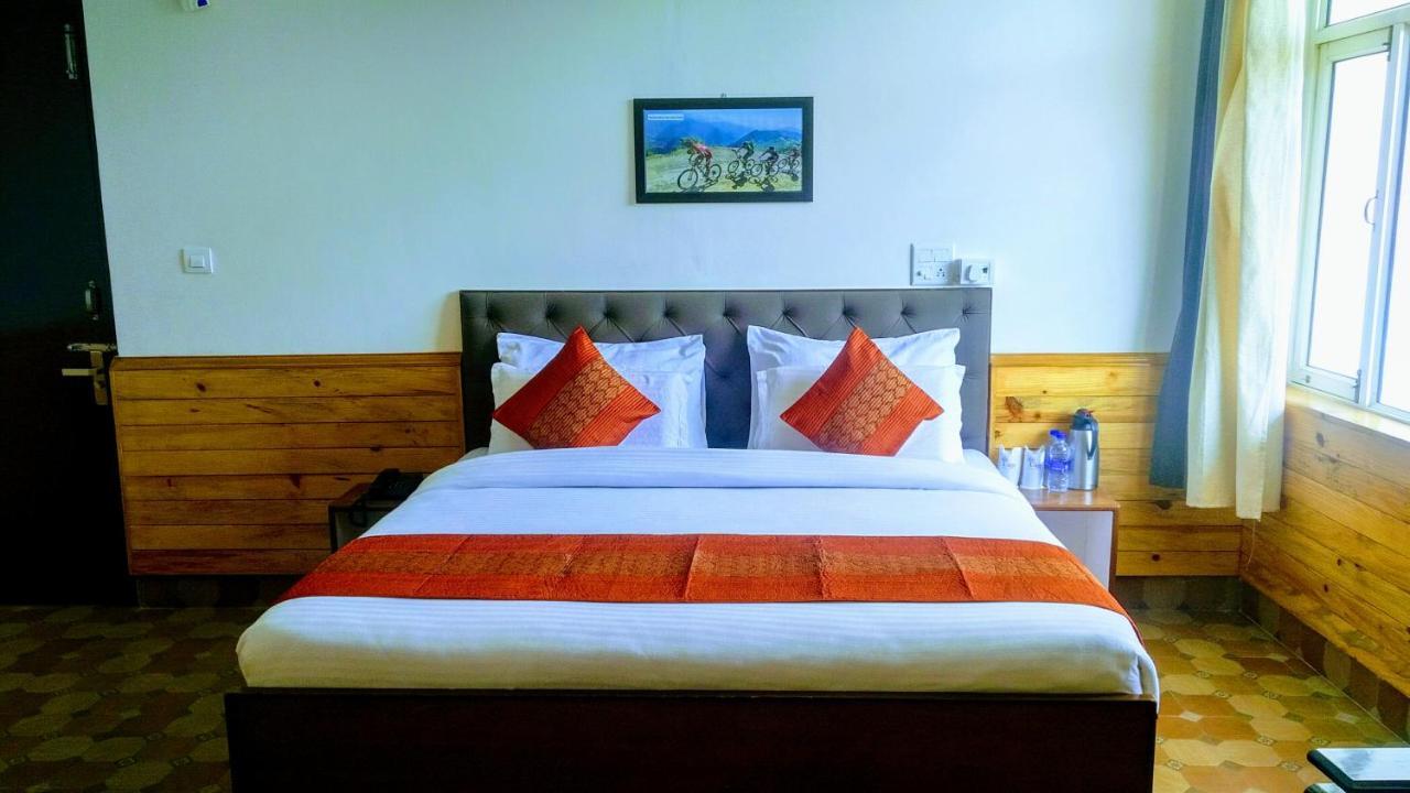 Hotel Highland Village 4*