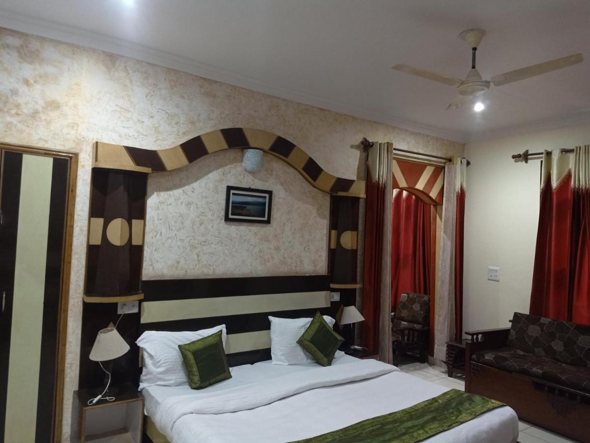 Hotel Moon Walk Residency