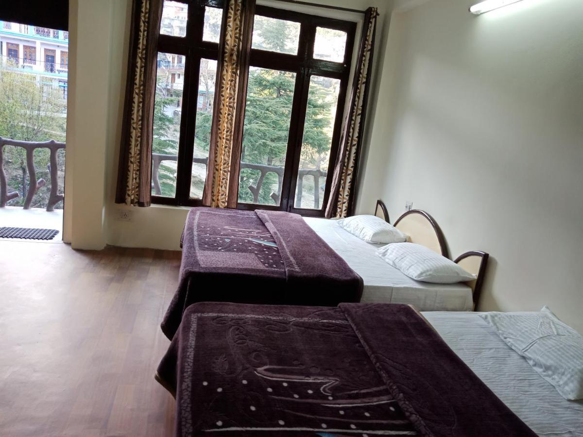Pine Spring Hotel