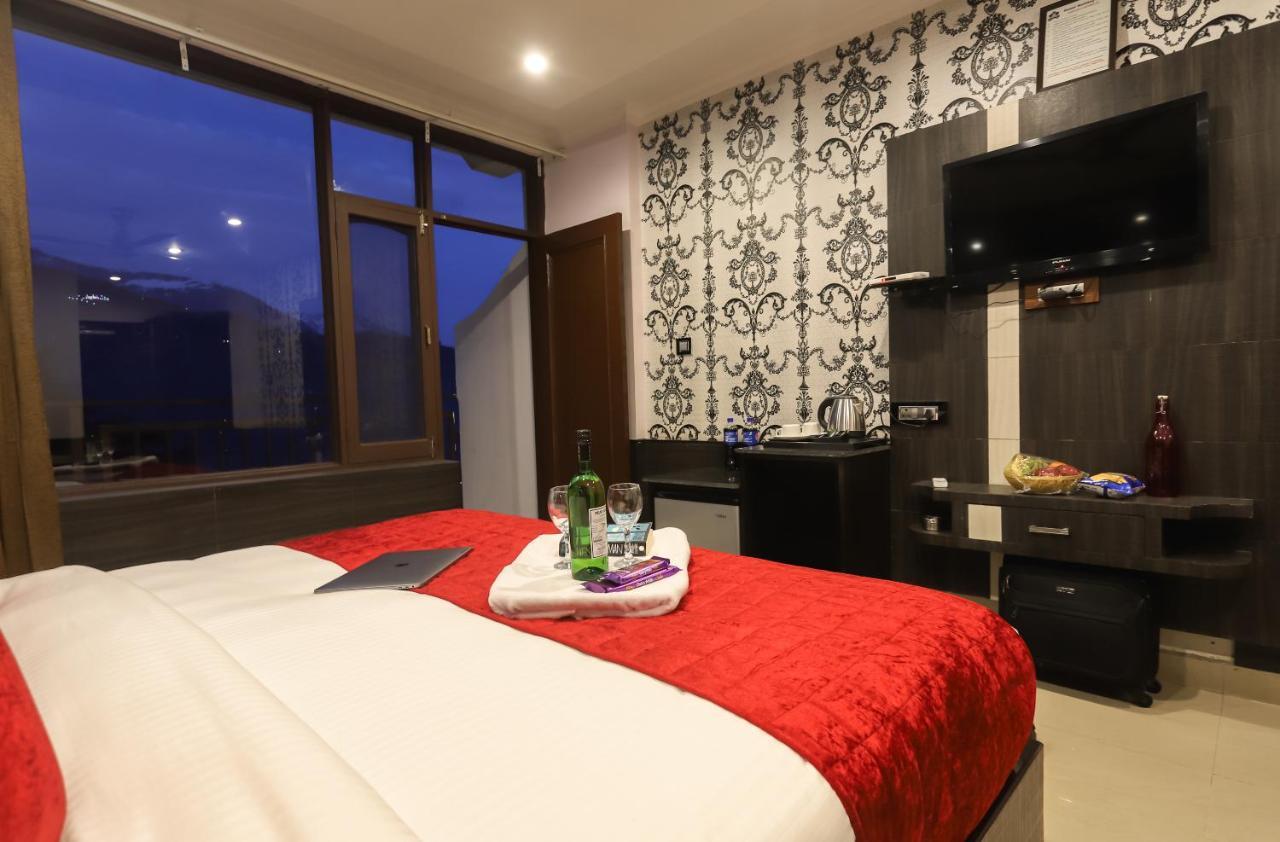 Hill, Near Mall Road, Mcleodganj# Parking#restaurant 3*