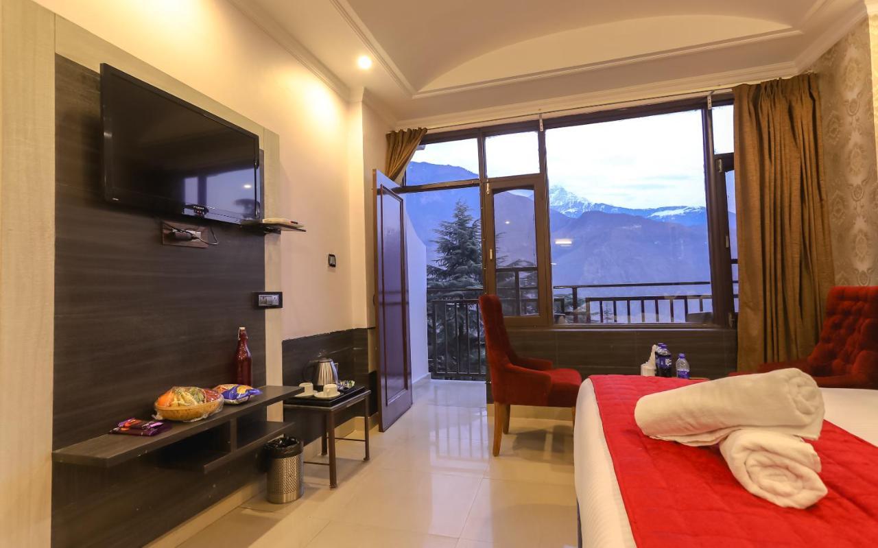 Hill, Near Mall Road, Mcleodganj# Parking#restaurant