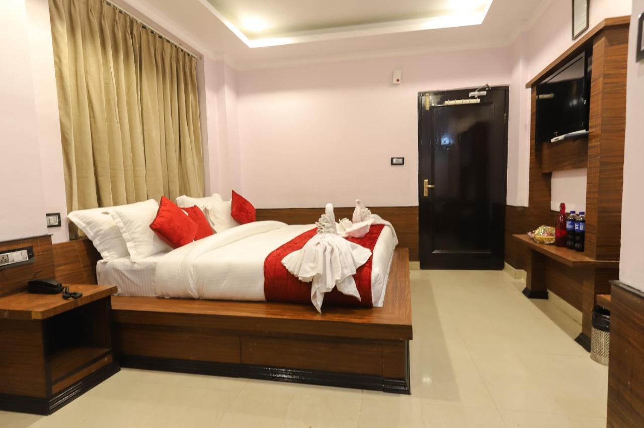 Hill, Near Mall Road, Mcleodganj# Parking#restaurant 3*
