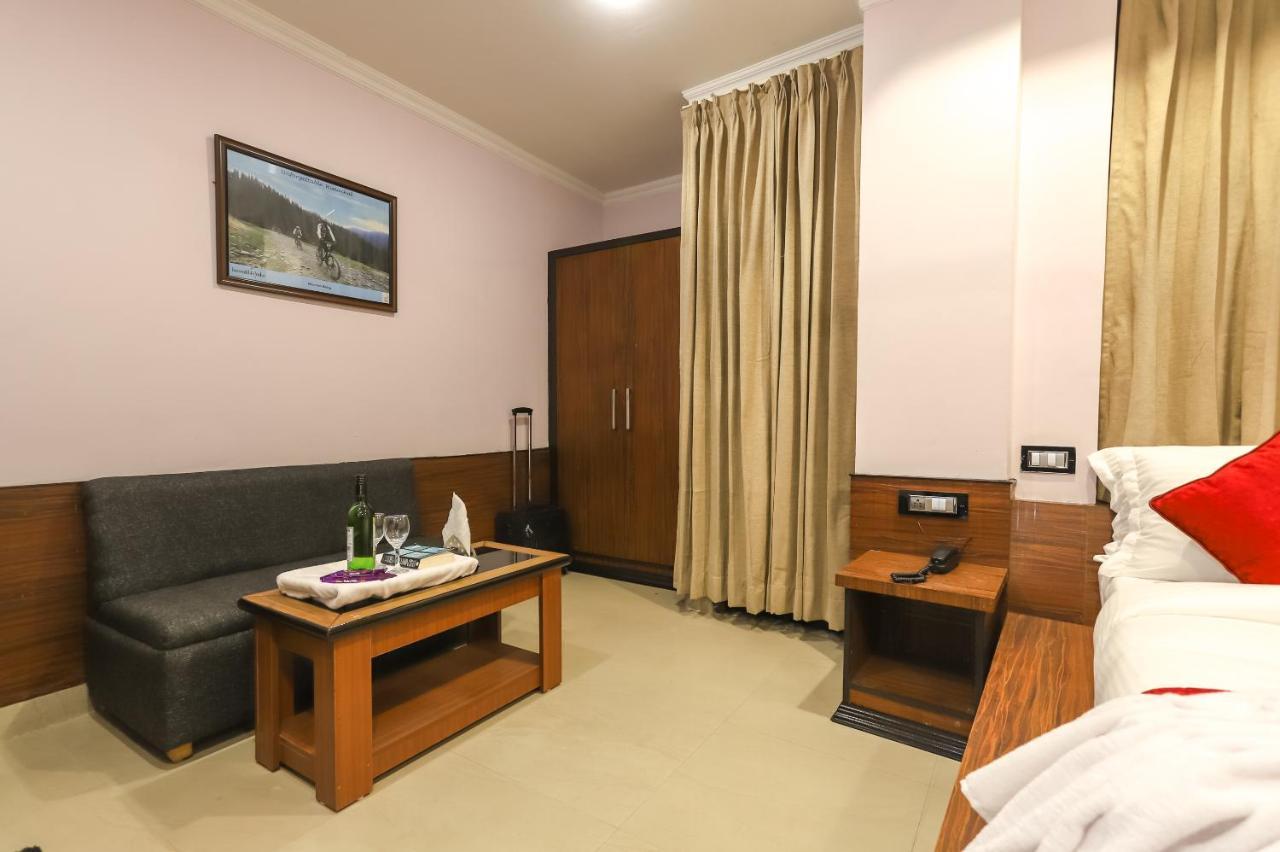 Hotel Hill, Near Mall Road, Mcleodganj# Parking#restaurant