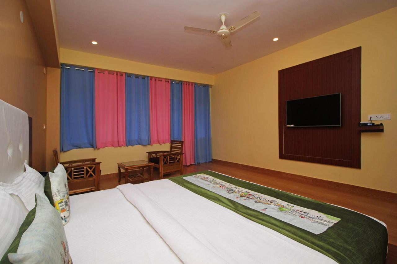 Hotel Oyo 8944 Red Carpet 3*