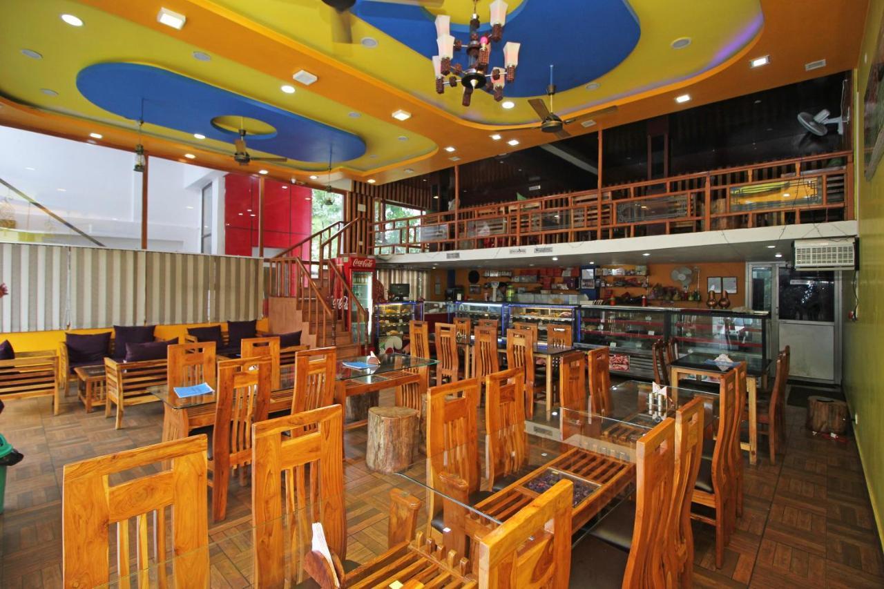Oyo 8944 Red Carpet Hotel