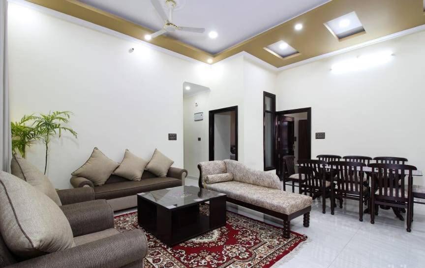 Touristen A Luxury * Dharamshala